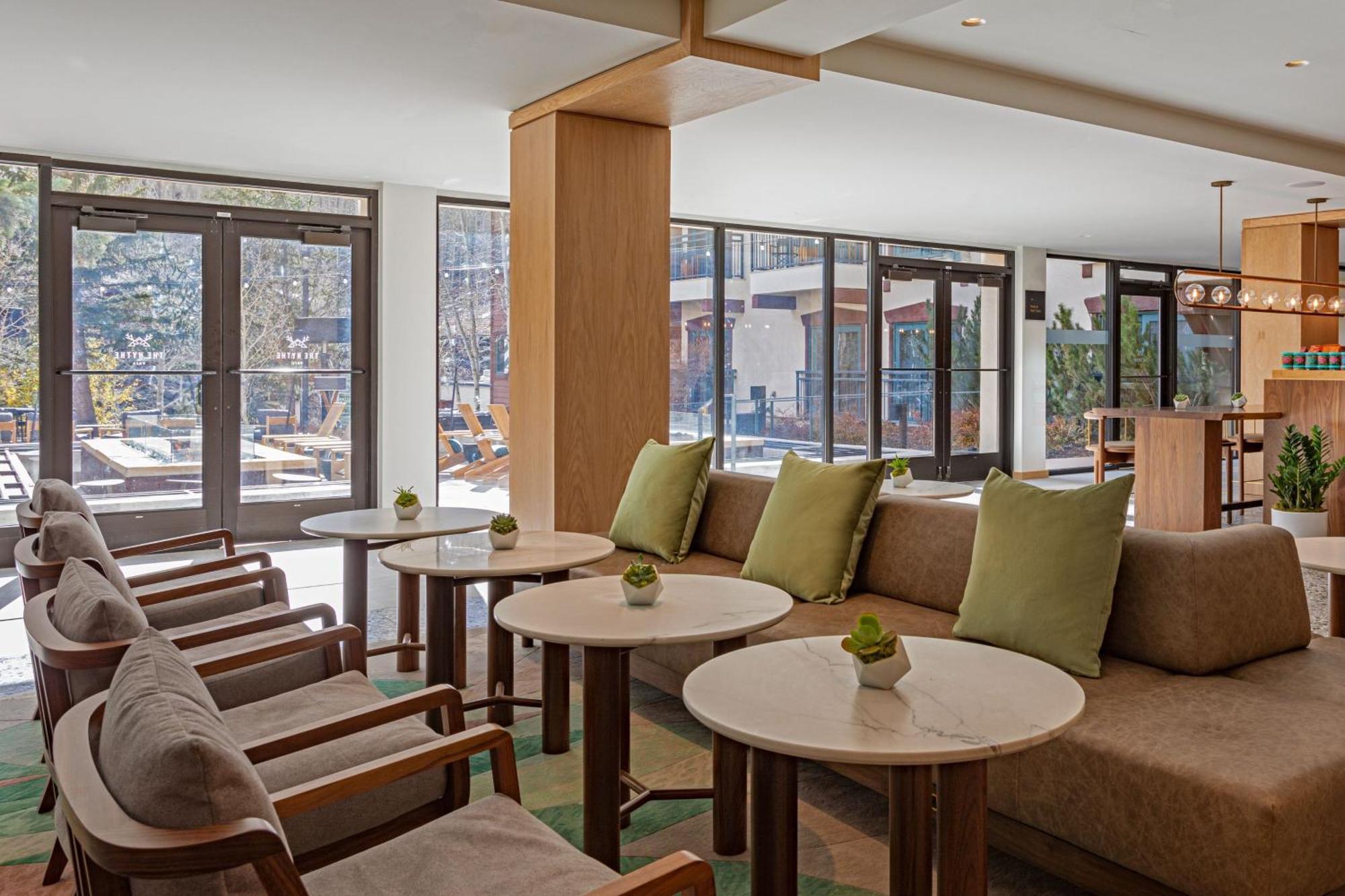 The Hythe, A Luxury Collection Resort, Вейл Екстериор снимка